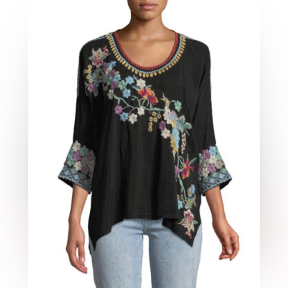 Like New! Heavily embroidered Merielle blouse from Johnny Was! Size Medium.